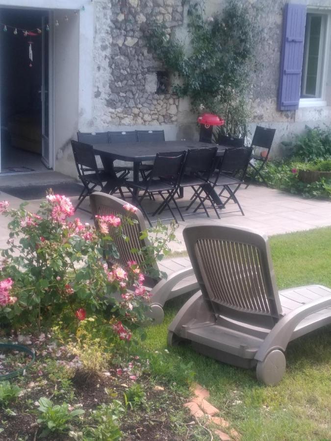 Maison De Campagne A La Ferme Pillac Exterior foto